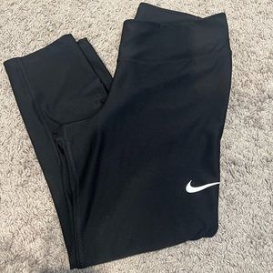 Size medium Dri Fit Nike 7/8 Length black leggings
